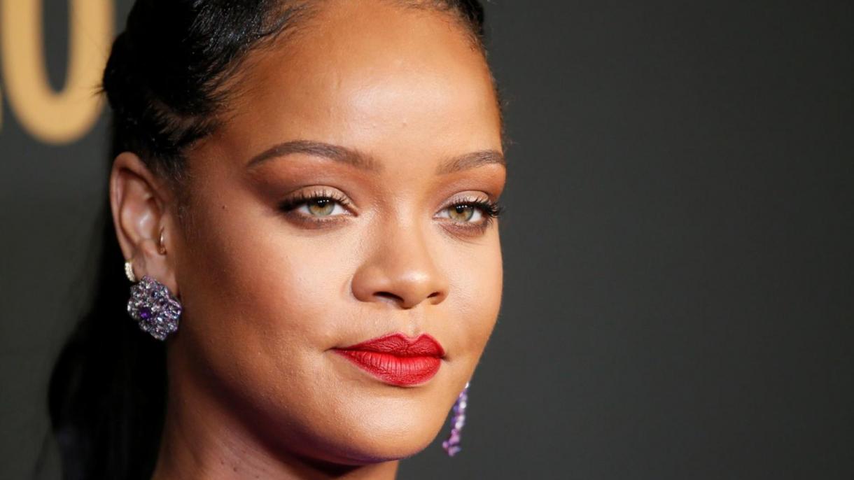 Rihannaya Milli Qəhrəman adı verildi