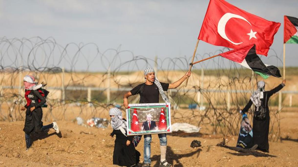 Los palestinos en Gaza celebran con banderas turcas la victoria electoral de Erdogan