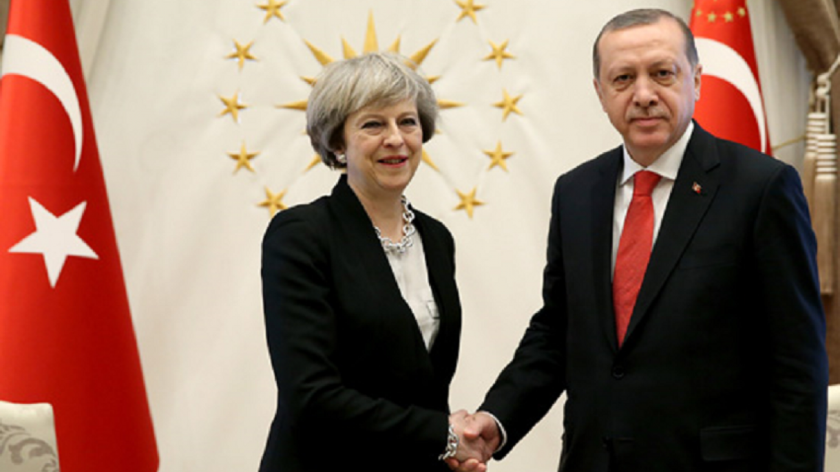 Telefonon tárgyalt Erdoğan és Theresa May