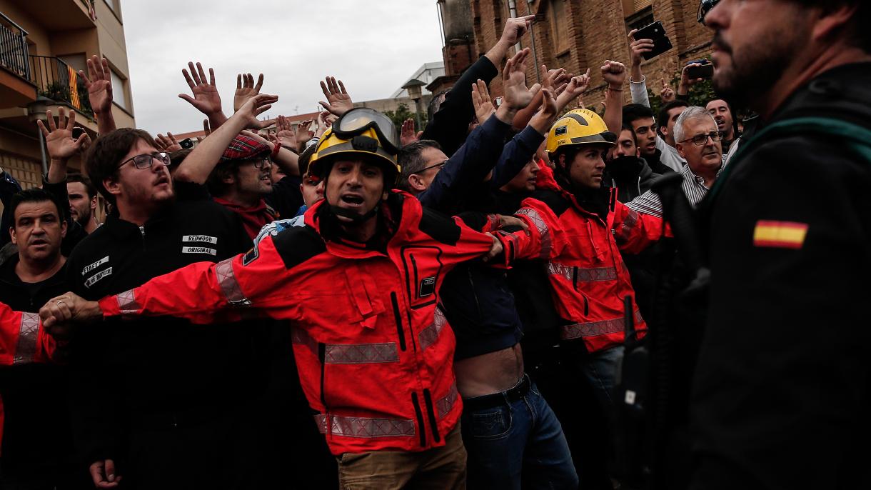 337-en sérültek a rendőri akciókban Katalóniában