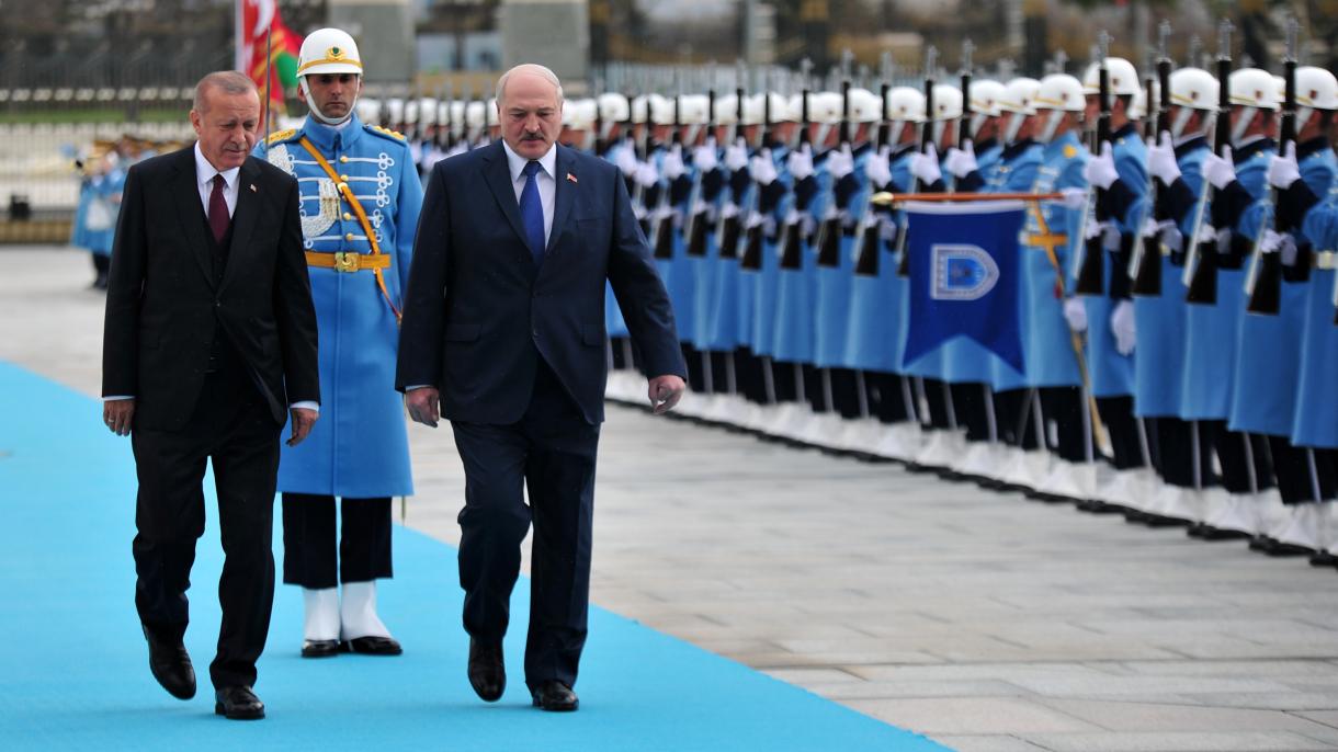 Belarusyň Prezidenti Aleksandr Lukaşenko resmi sapar bilen Türkiýä geldi