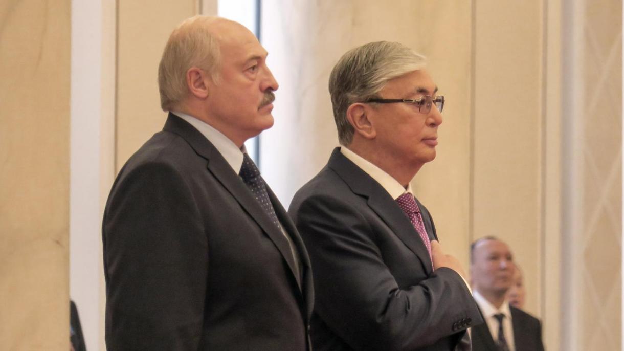 哈萨克白俄罗斯两国总统举行联合新闻发布会