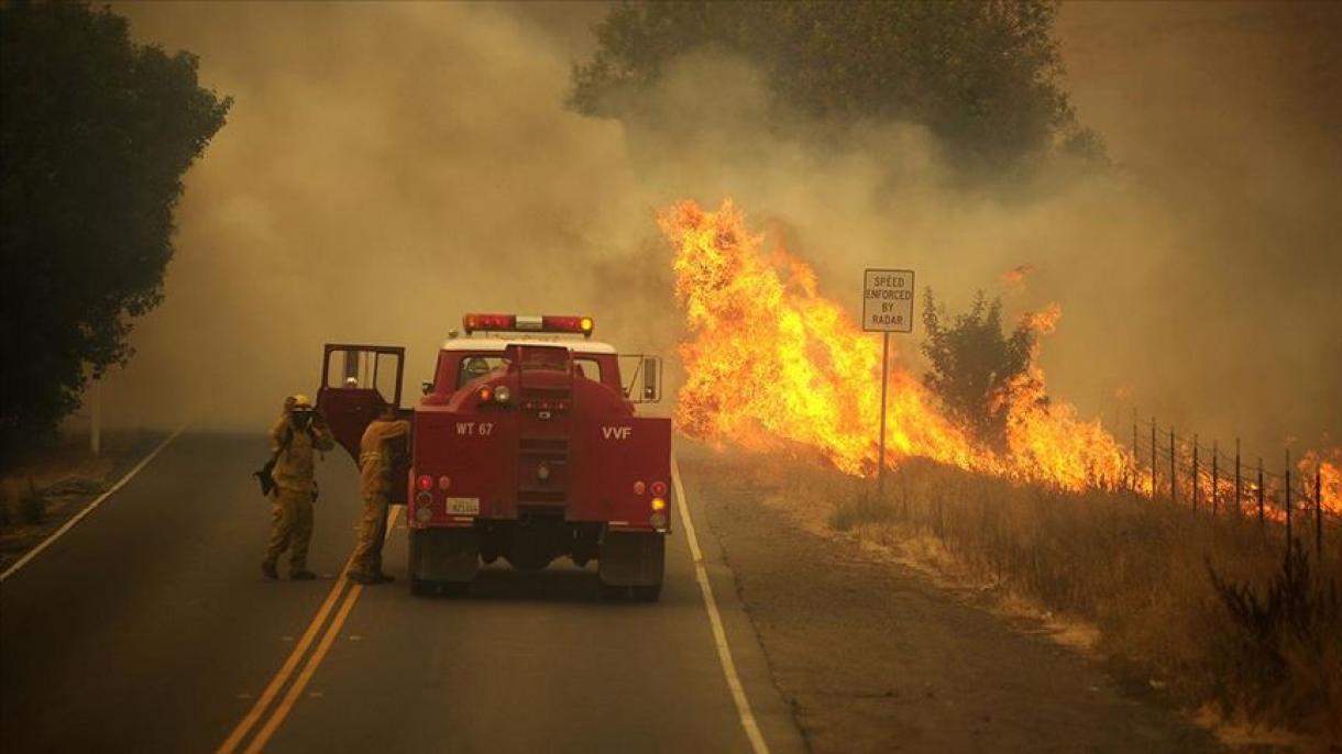 California in fiamme, almeno 5 morti e 2 dispersi