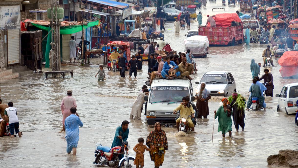 Un mes de lluvias monzónicas deja cientos de muertos en Pakistán