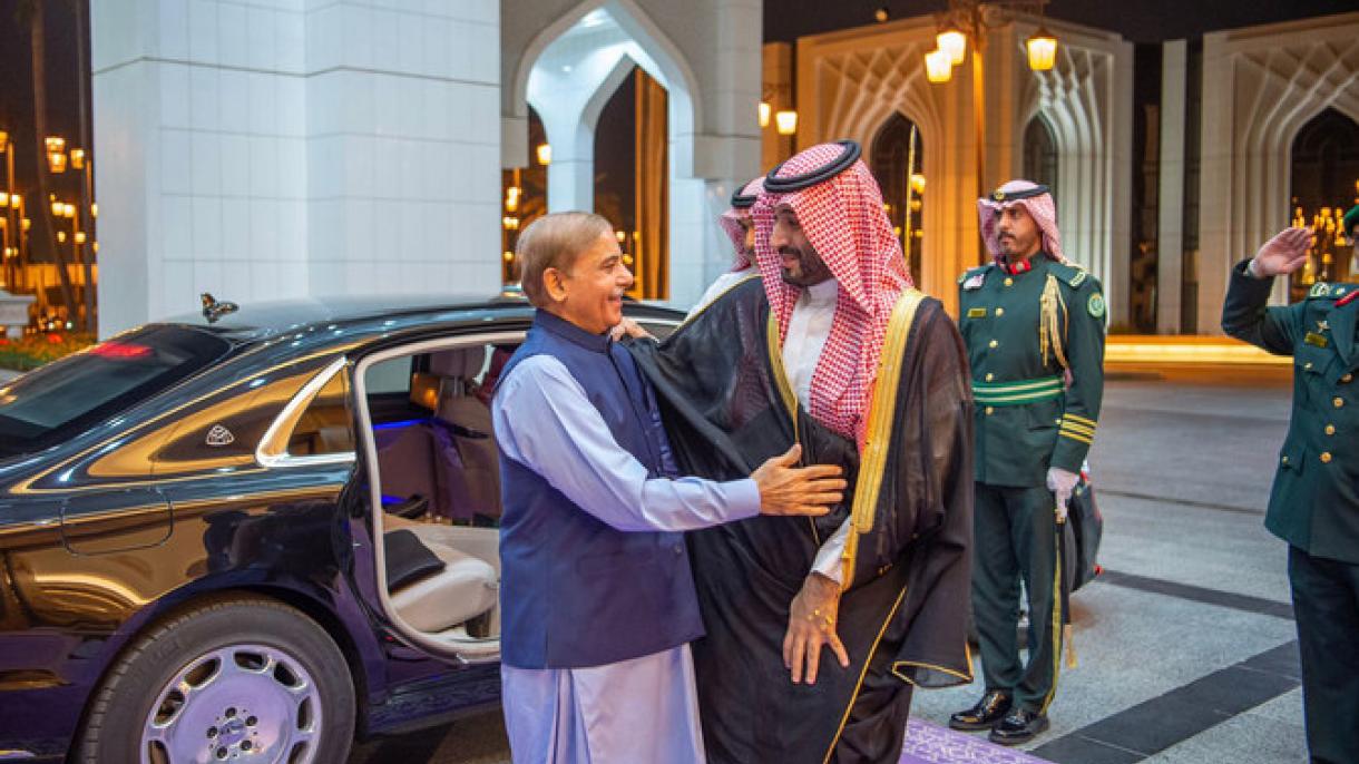 پاکستانی وزیر اعظم کی سعودی ولی عہد سے مکہ مکرمہ میں ملاقات