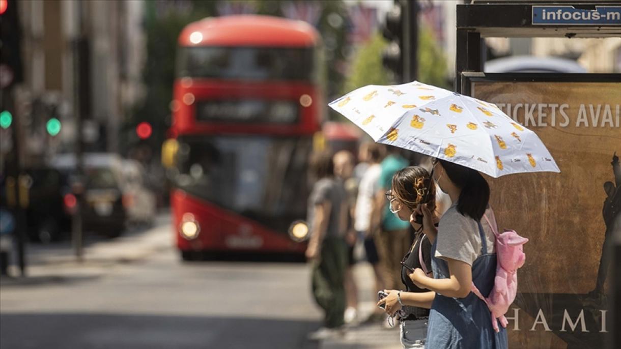 英国有些孩子无钱吃午饭