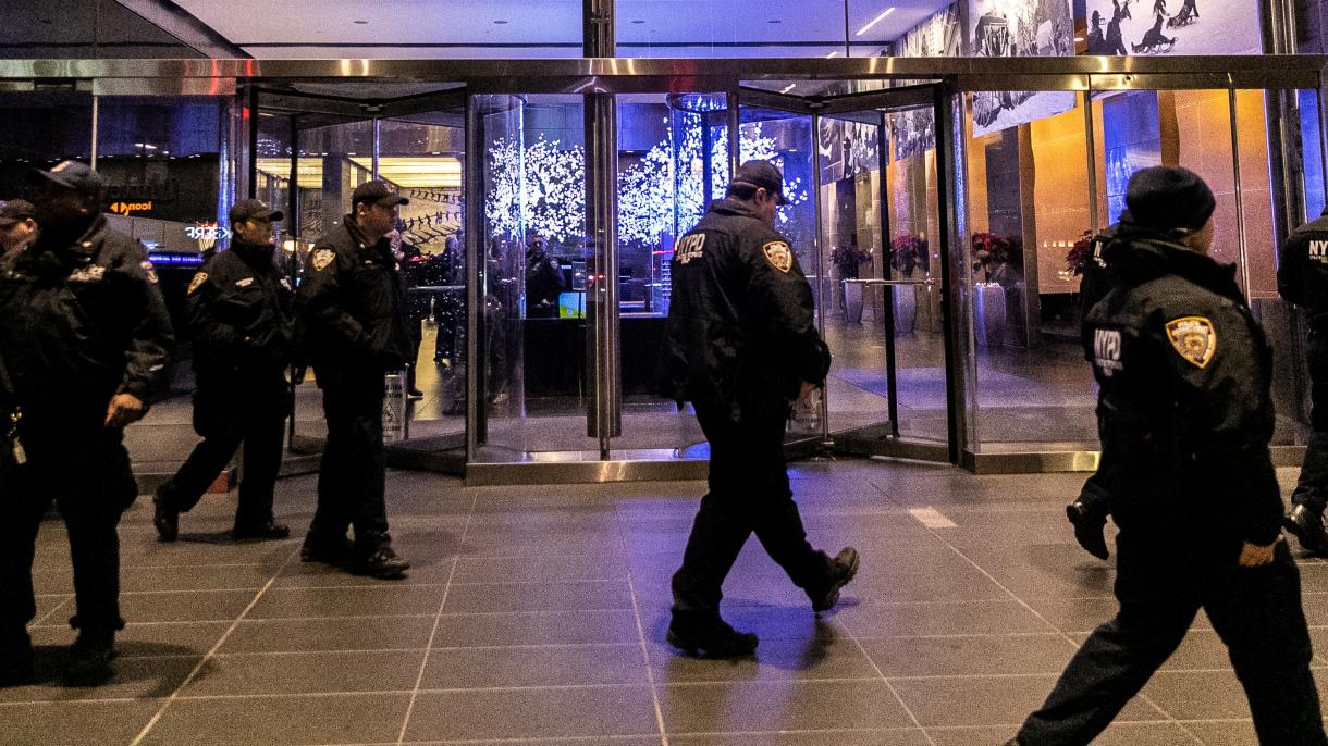 Bombafenyegetés miatt kiürítették a CNN New York-i irodáit