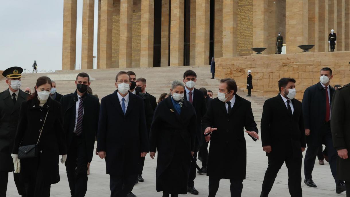 Hivatalos látogatásra Törökországba érkezett Jichák Hercog izraeli elnök