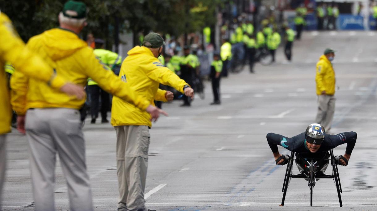 Marcel Hug  Switzerland 125th Boston Marathon.JPG