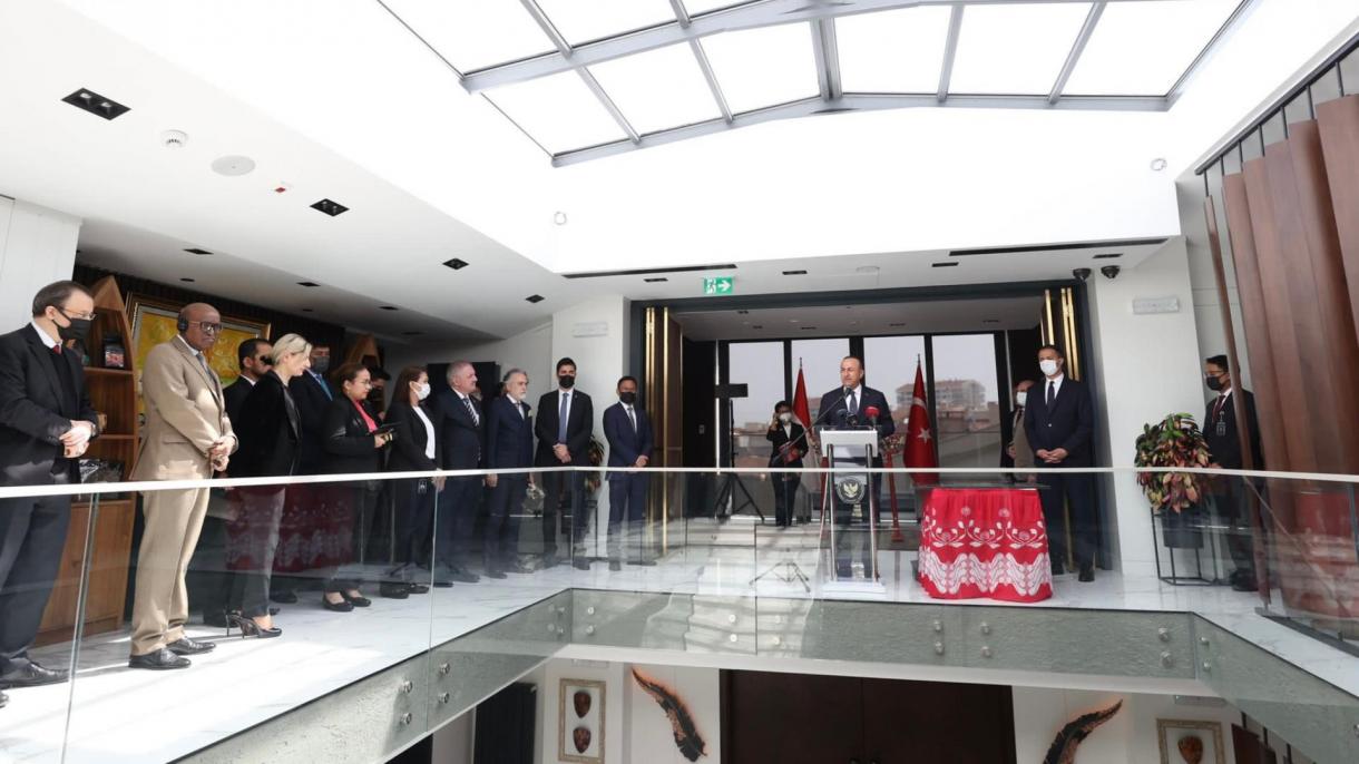 Çavuşoglu y Masudi inauguran el nuevo edificio de la embajada de Indonesia en Ankara