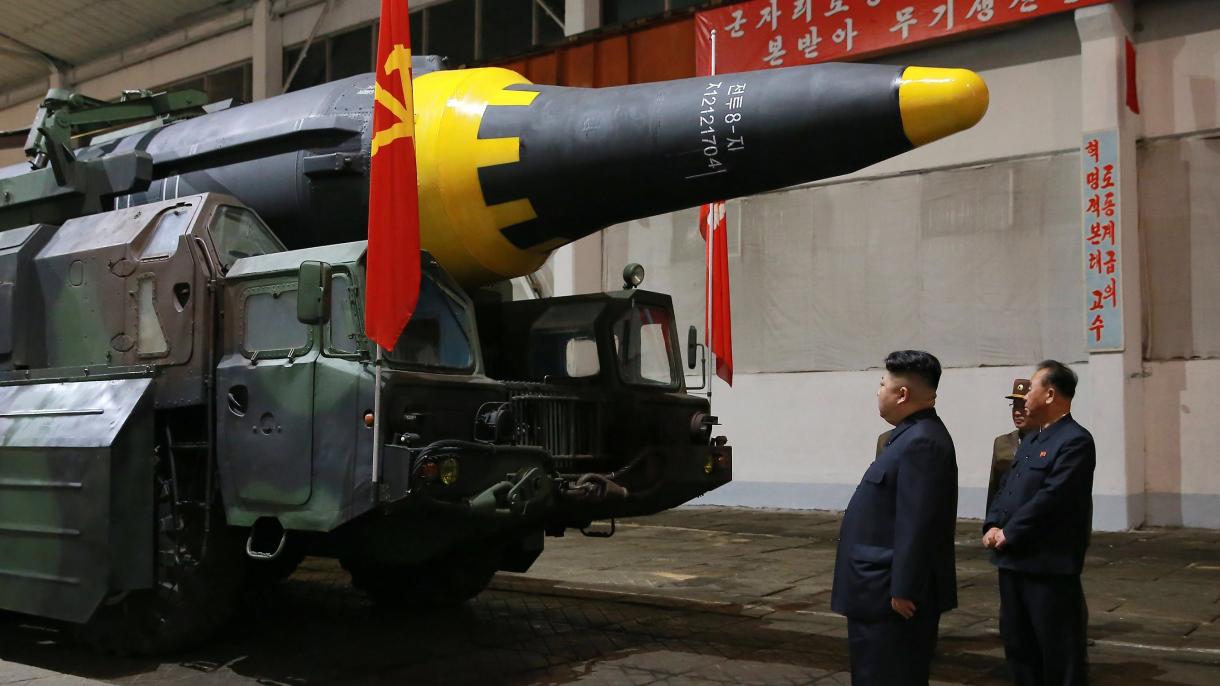 Түндүк Корея дагы бир ракетасын Япониянын үстүнөн учурду...