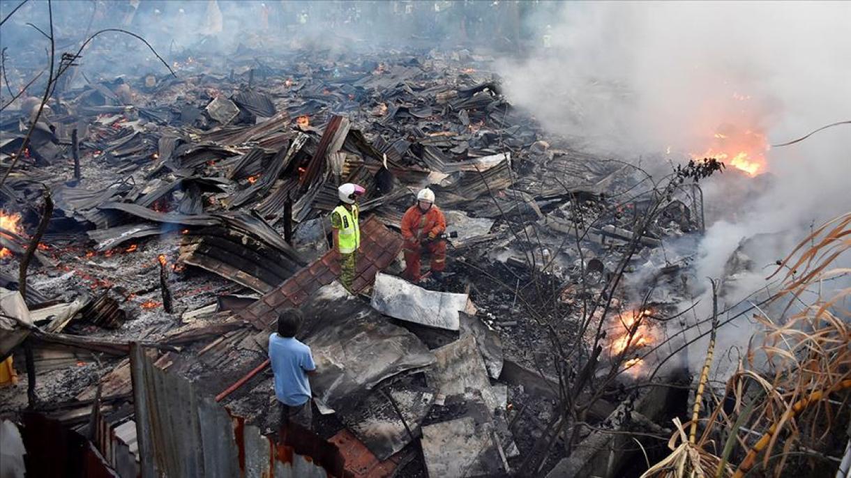 ملائشیا: رہائشی علاقے میں آگ لگنے سے 20 گھر راکھ کا ڈھیر بن گئے
