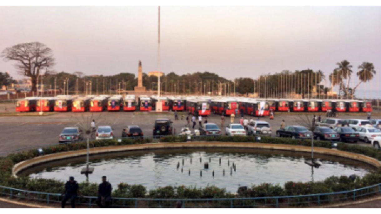 Turquia doa 50 ônibus para a capital da Guiné