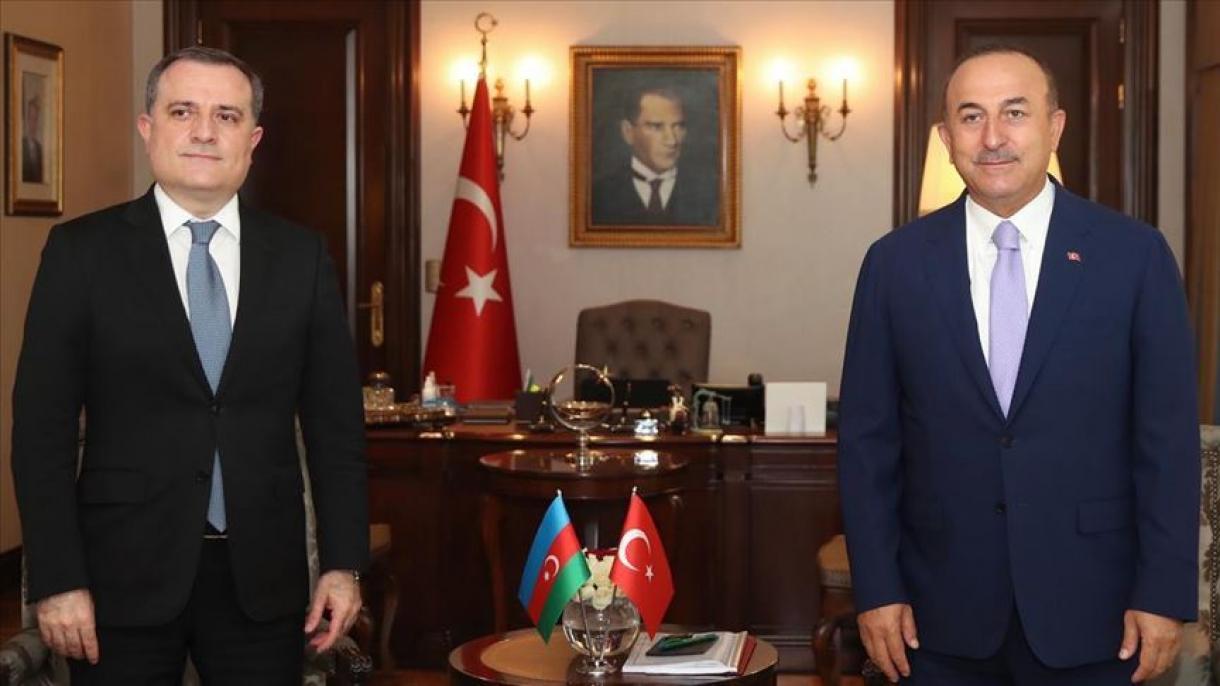 Çavuşoğlu y Bayramov hicieron un intercambio de opiniones sobre la última situación en Alto Karabaj