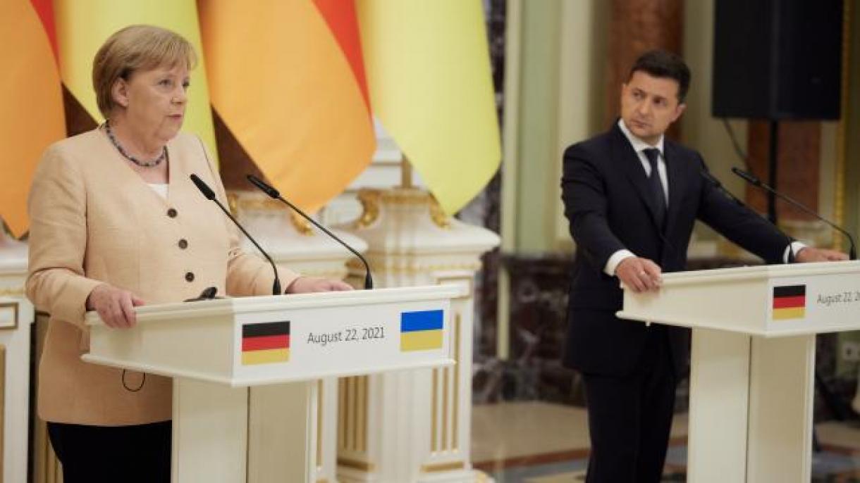 Зеленски и Меркел обсъдиха актуални въпроси...