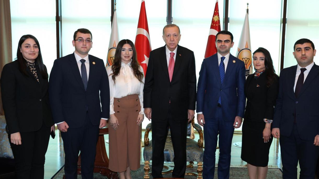 Συνάντηση Ερντογάν με τον αρχηγό του Νέου Κόμματος του Αζερμπαϊτζάν