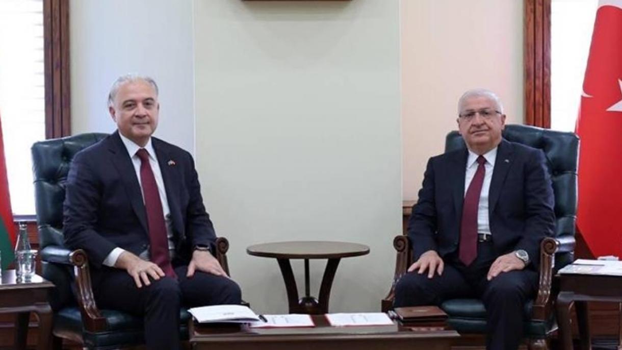 Министърът на отбрана Гюлер се срещна с помощника на азербайджанския президент Ахадов