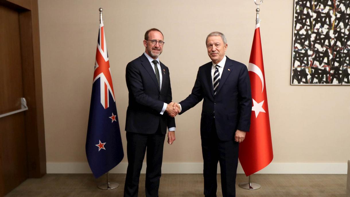 دیدار و گفت‌وگوی وزیران دفاع ترکیه و نیوزیلند