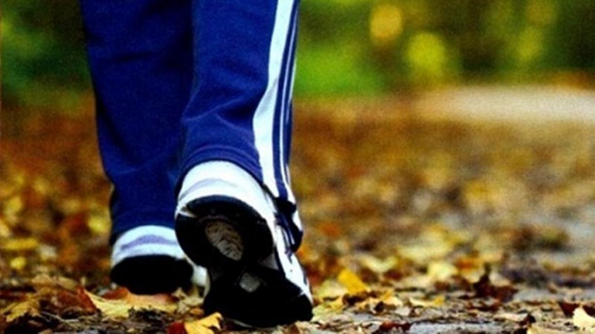 Caminar una media hora al día puede reducir los síntomas de depresión