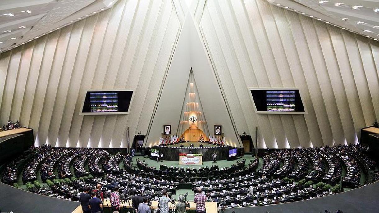 کارت زرد مجلس ایران برای دومین بار به وزیر کار این کشور