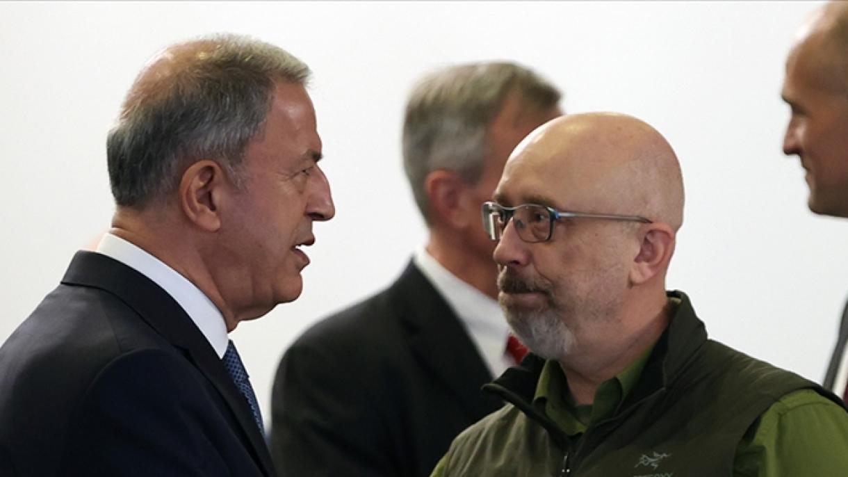 گفت‌وگوی تلفنی وزرای دفاع ترکیه و اوکراین