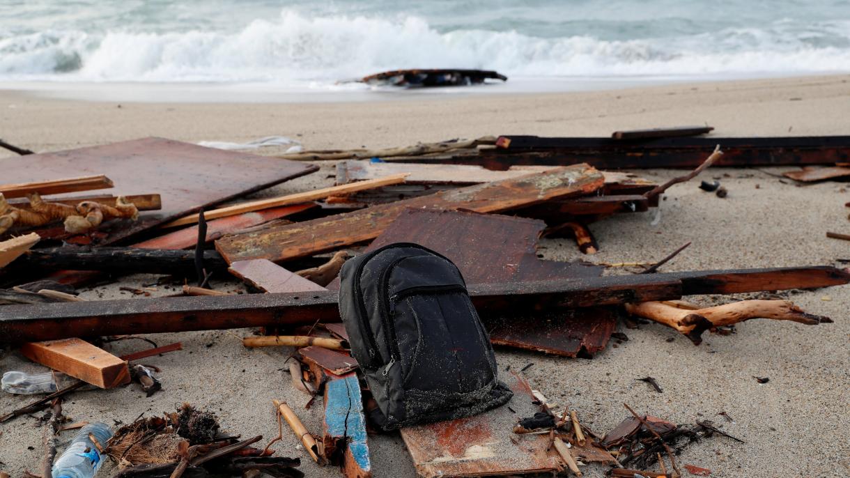 İtaliya sahillərində miqrantları daşıyan qayıq batıb, 59 nəfər ölüb