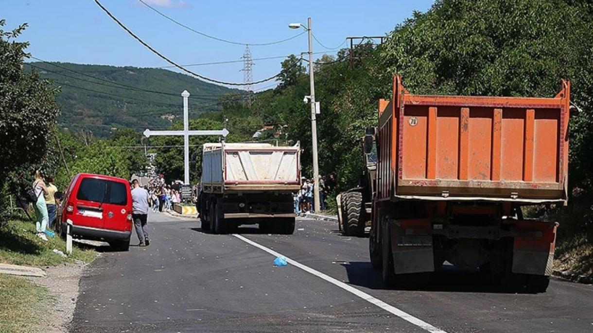 Megszüntették az útakadályokat a koszovói határátkelőknél
