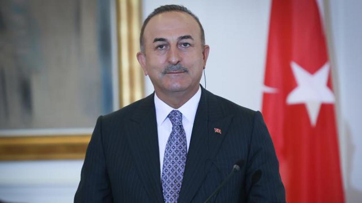 Çavuşoğlu expressa a Dendias o desconforto pelos maus tratos da Grécia em relação ao Galatasaray