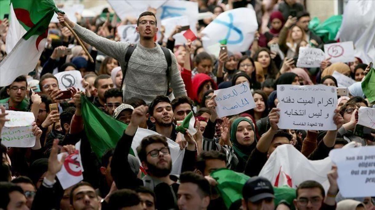 ادامه تظاهرات در پایتخت الجزایر