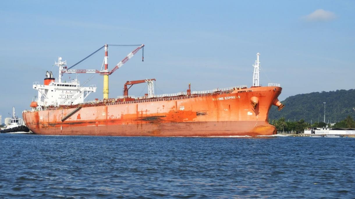 Neft’ tankerı êkipajı belän yuğaldı