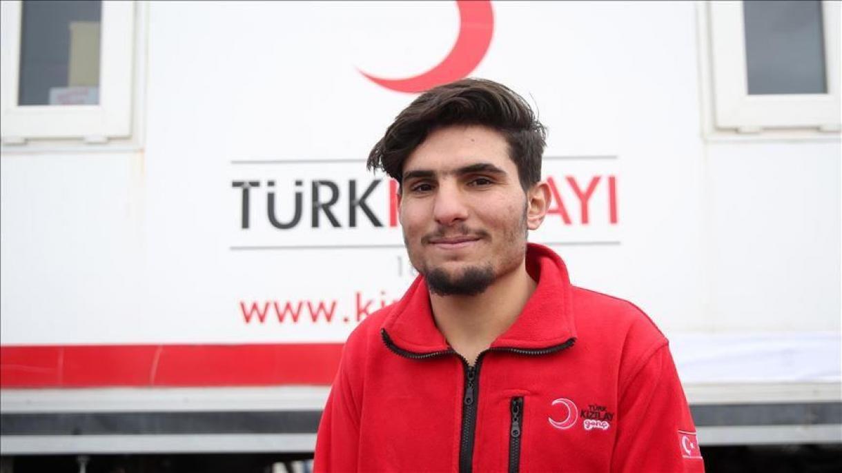 Un sirio pasó de rescatar víctimas del terremoto en Turquía a vincularse a la Media Luna Roja