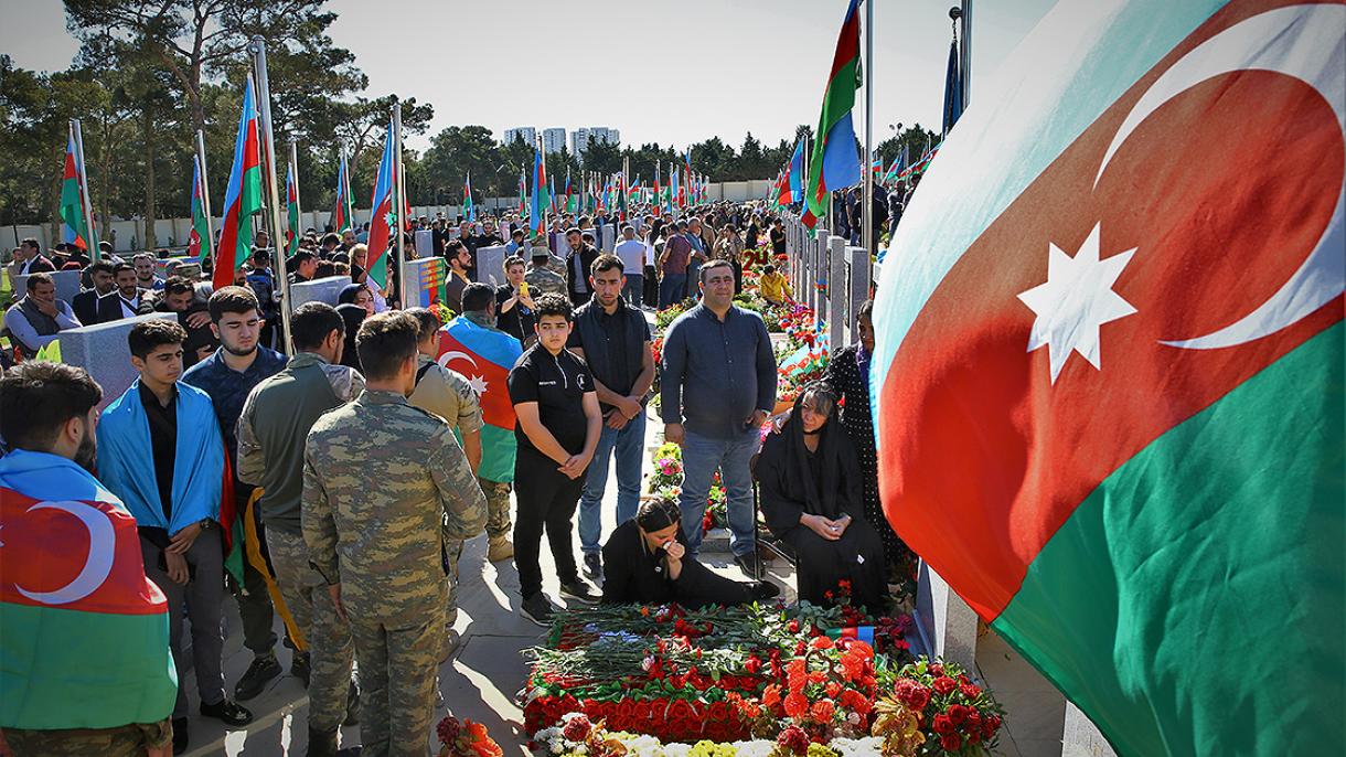 یاد شهدای قره‌باغ در اولین سالگرد جنگ در آذربایجان گرامی داشته شد