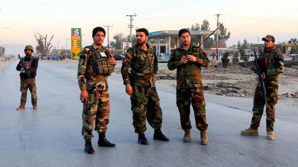 阿富汗政府军与塔利班武装分子发生冲突