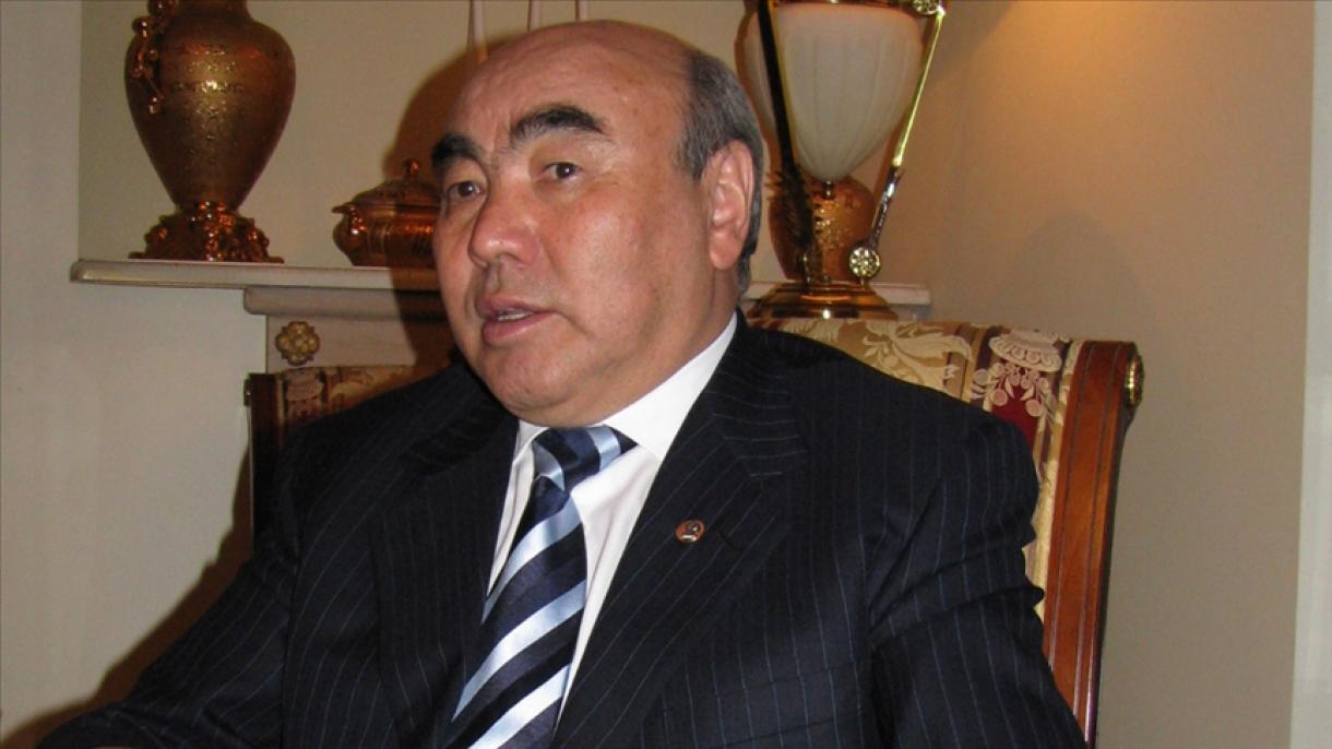 吉尔吉斯斯坦被推翻总统阿卡耶夫回国