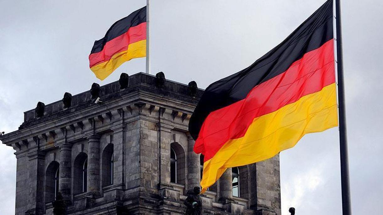 کسانی که در آلمان پرچم پ ک ک را حمل کنند تحت تعقیب قانونی قرار خواهند گرفت
