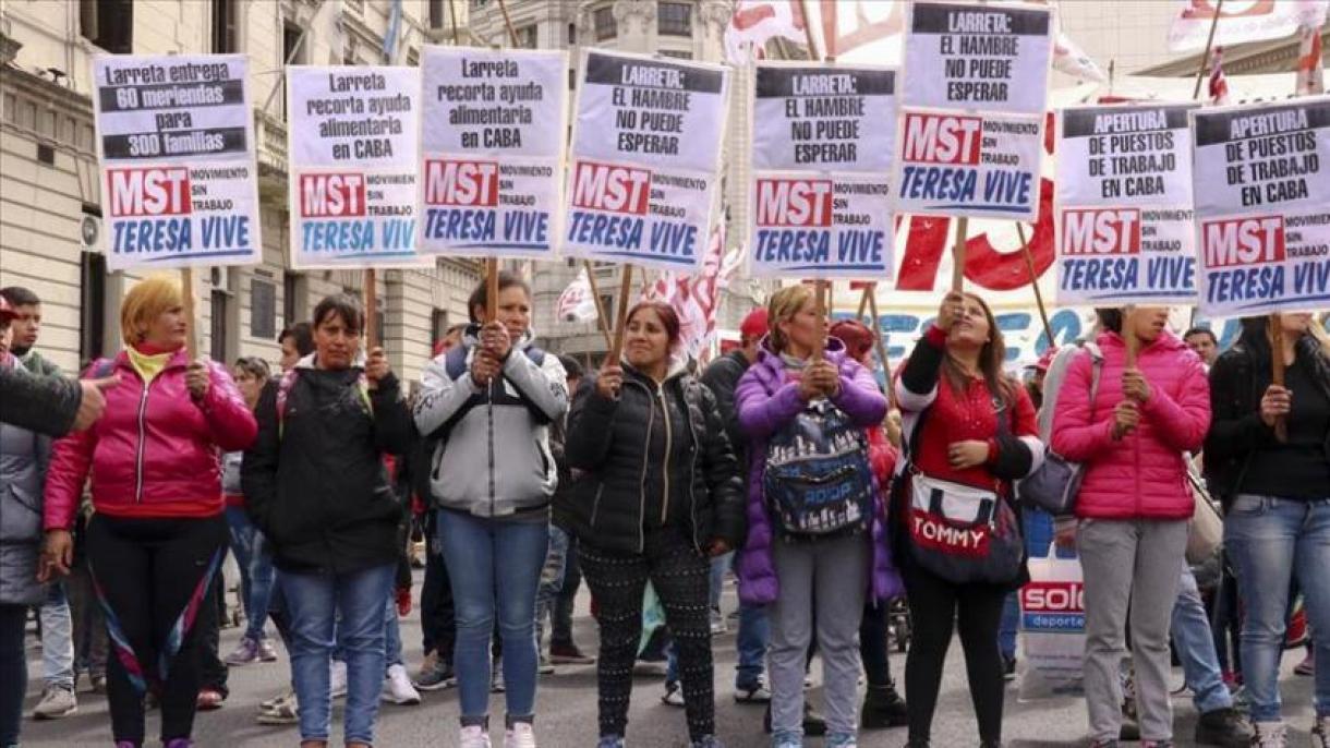 Argentina: enfrentamientos de la Policía con manifestantes de movimientos sociales