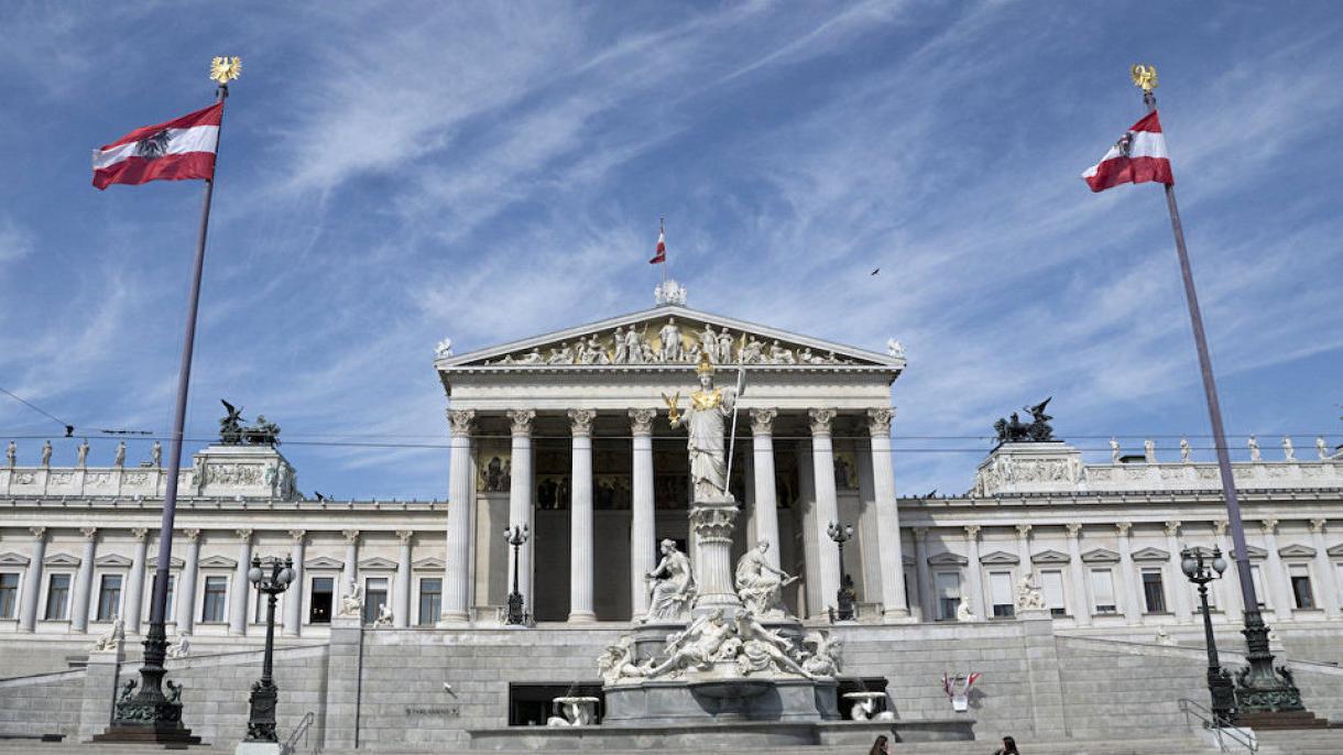 اتریش ترکهای دارای تابعیت دوگانه را دیپورت خواهد کرد