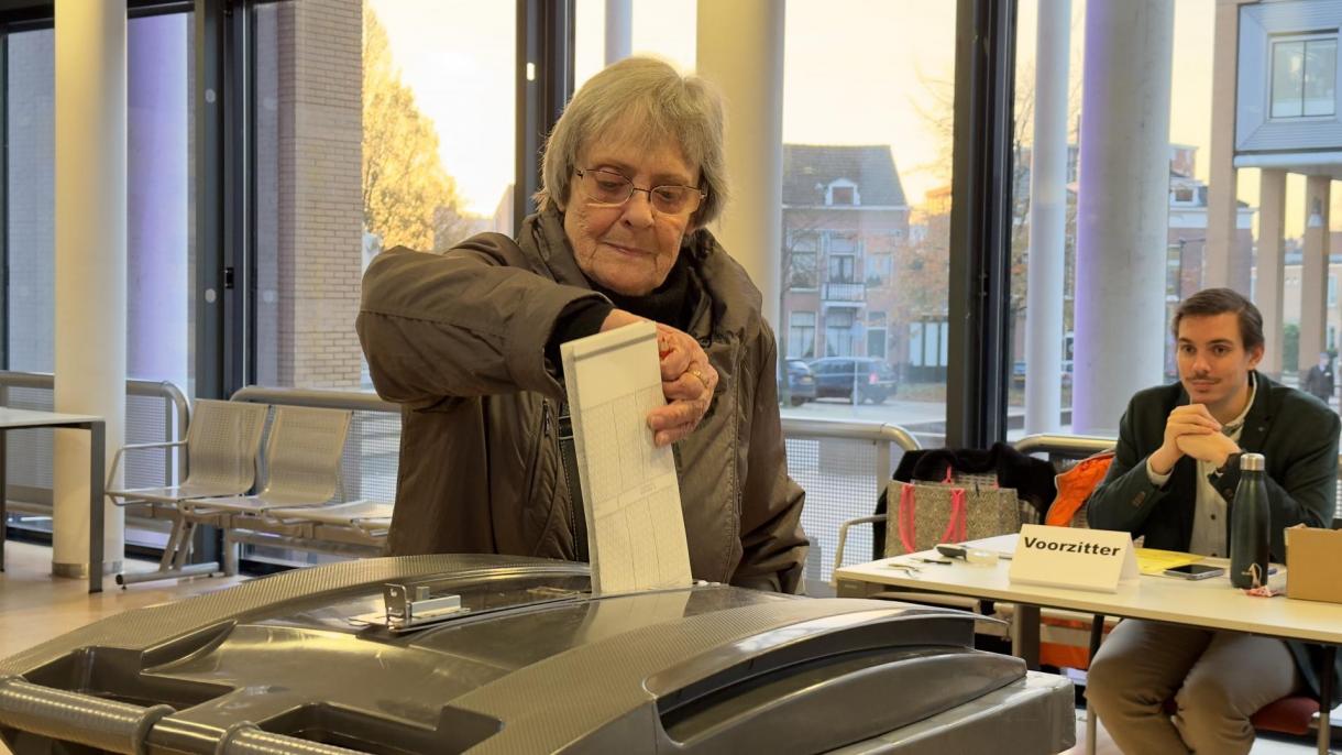 Megkezdődtek  általános választások Hollandiában