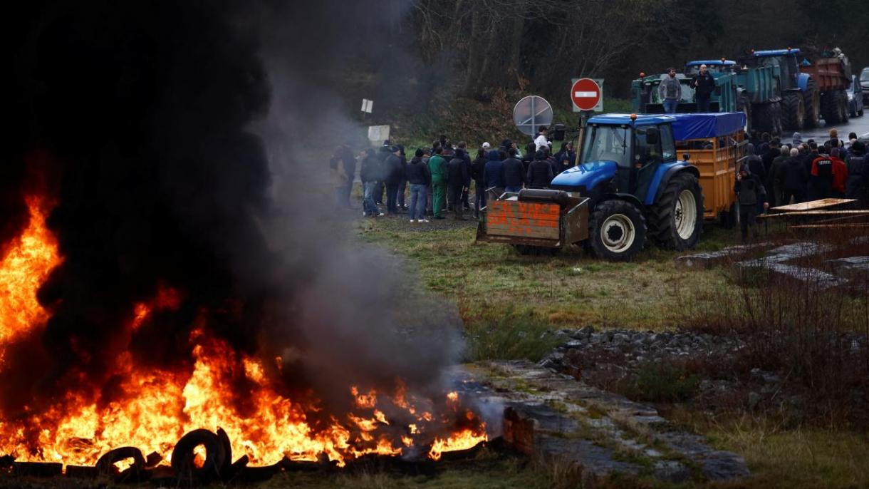 Protestos dos agricultores em França e Itália