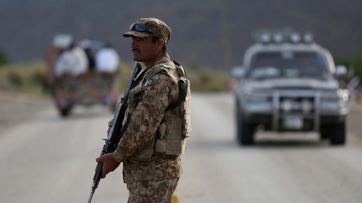 انفجار بمب در پاکستان جان سه سرباز را گرفت