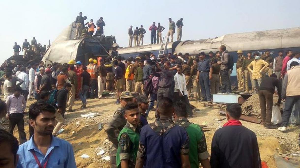 هفت هندی بر اثر حادثه خروج قطار از ریل جان باختند