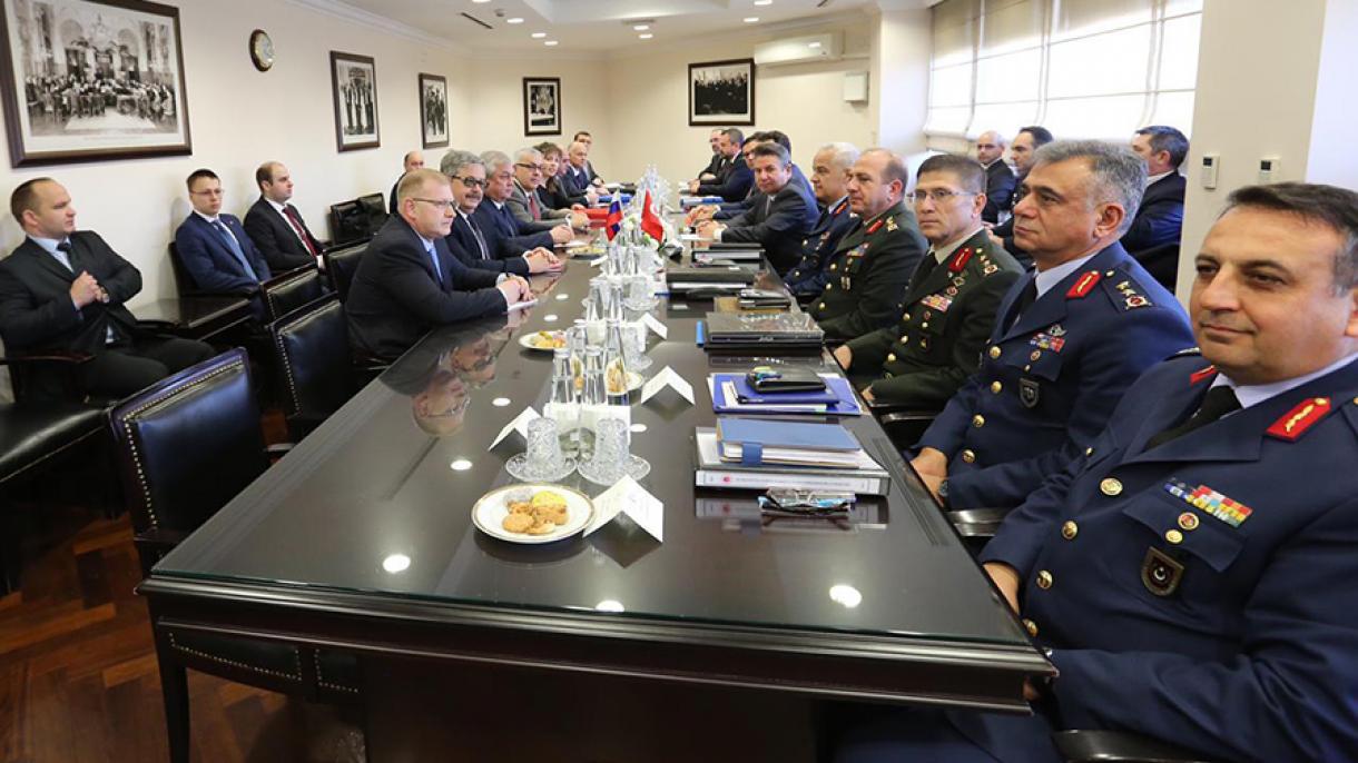 Az idlíbi helyzetről egyeztetett a török és az orosz küldöttség