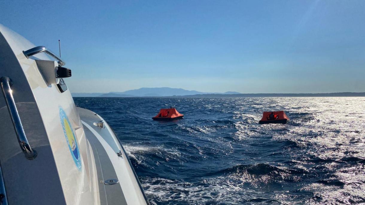 نجات 96 مهاجر رانده شده از سوی عناصر یونانی به آب‌های ترکیه