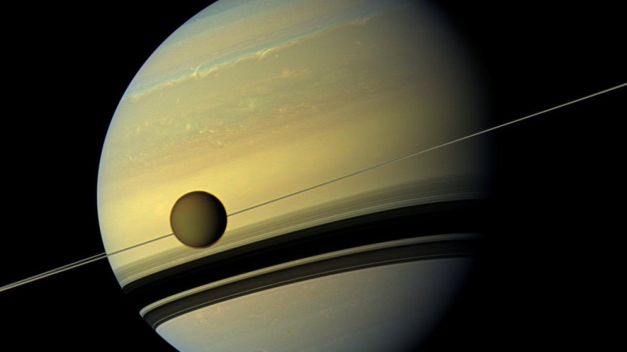 Az új életleletekre találtak Szaturnusz műholdja Titán atmoszférájában