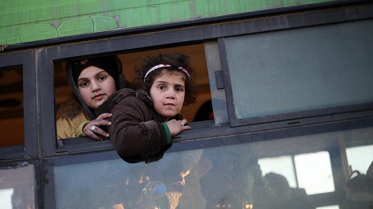 پروسه انتقال غیر نظامیان از حلب به ادلب ادامه دارد