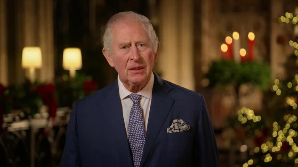 El monarca británico ha llamado la atención al alto costo de la vida en su primer mensaje navideño