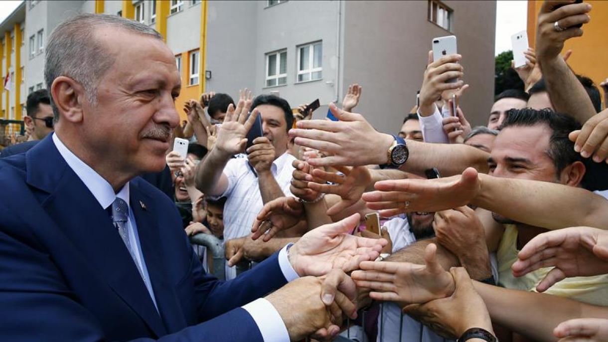 Presidente Erdogan recebe parabéns dos líderes mundiais
