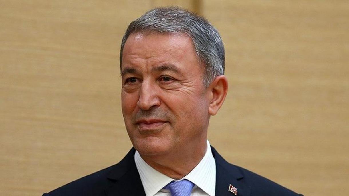 Ministro da Defesa Akar: "Nunca se permitirá um passo contra a Turquia na zona"