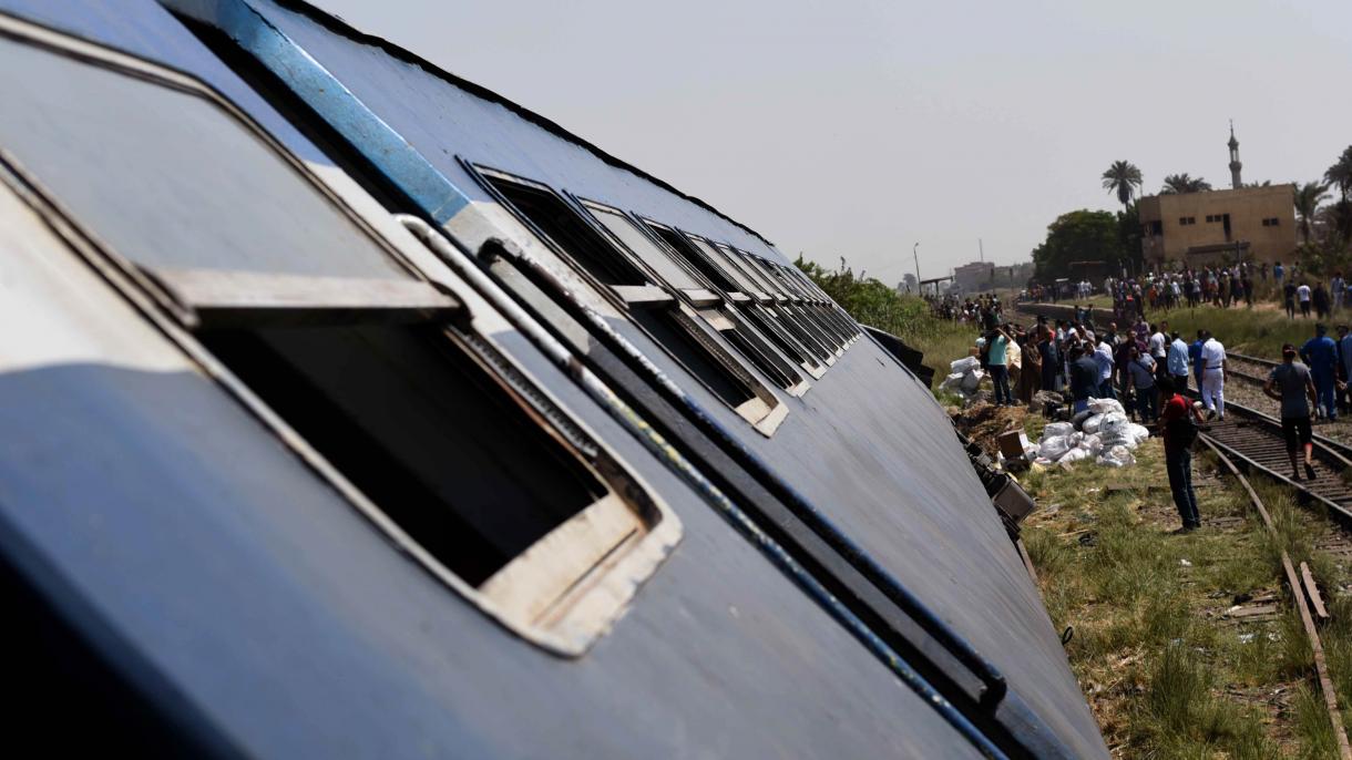 埃及北部城市发生列车相撞事故导致19死38伤