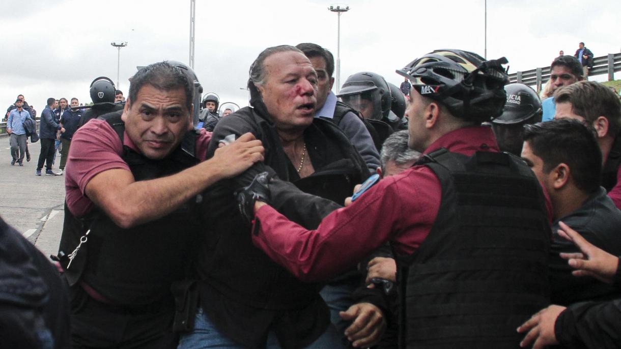 Megtámadták Sergio Berni Buenos Aires-i biztonsági minisztert Argentínában